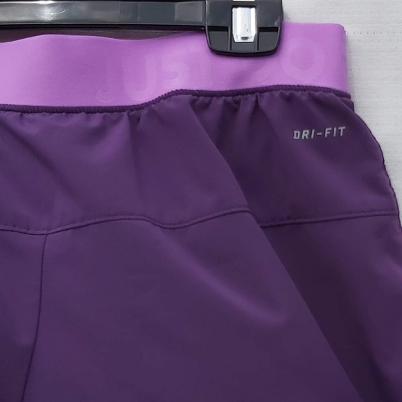 NIKE 2 Tone Purple Running Shorts - Picture 4 of 6